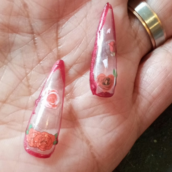 Press on nails - Picture 3 of 3